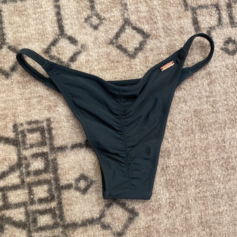 White Fox Boutique Swim Bottom